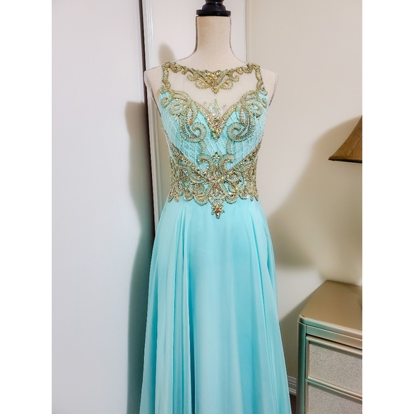 Dress - Picture 2 of 11